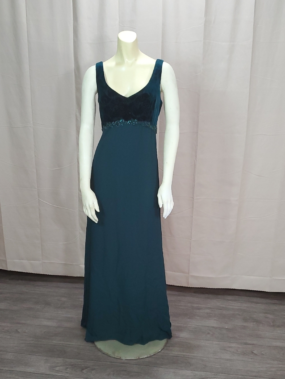 Elegant Teal Evening Prom Dress with Velvet Bodice